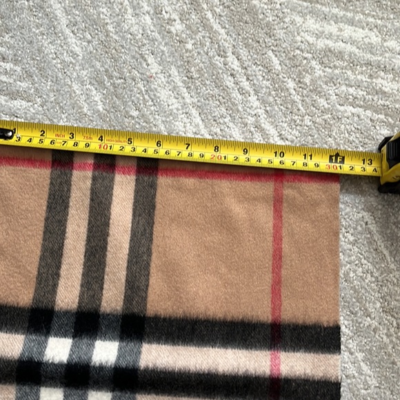 Burberry Scarf ( 2 scarfs) - Picture 4 of 5